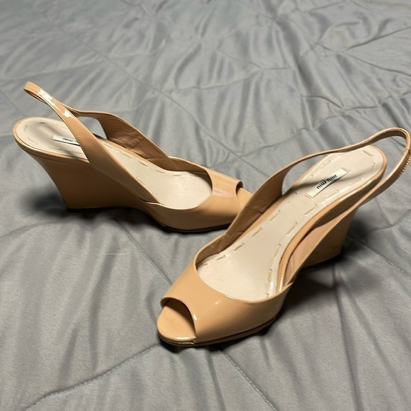 Miu Miu Wedge Patent Leather Pink Nude Sling Back Heel Flawed Size 4 - Picture 1 of 15